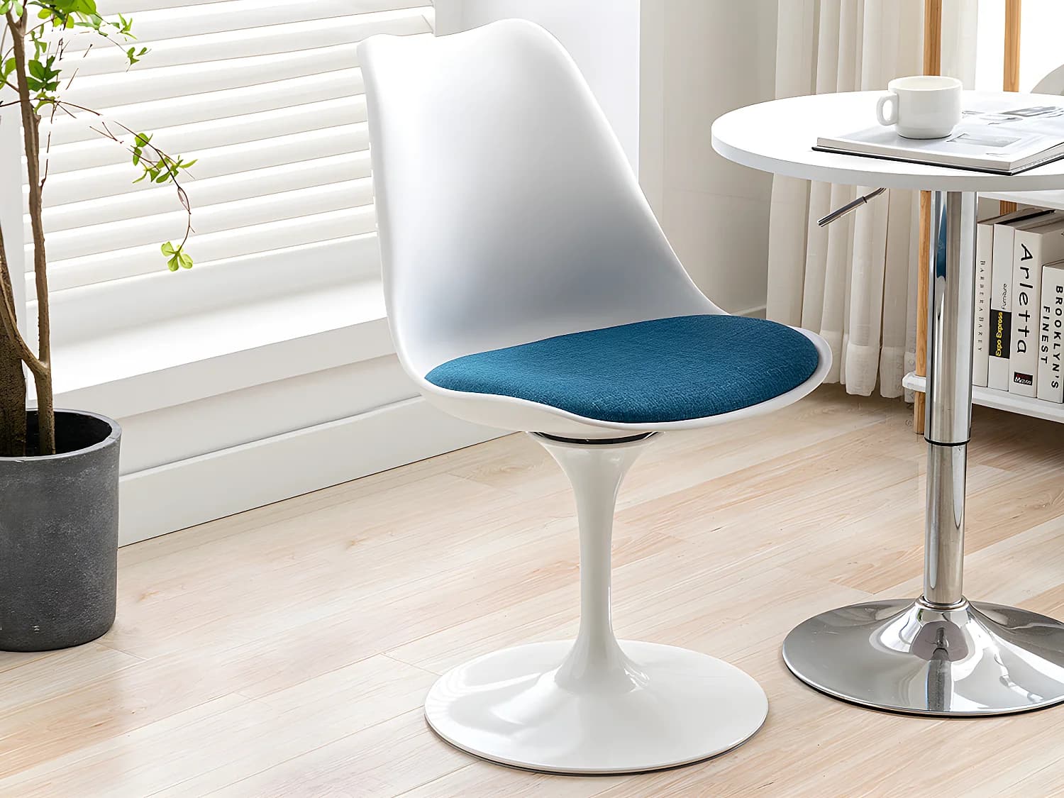 Lot de 2 chaises pivotantes en polypropylène, tissu et acier - Bleu et blanc - XAFY