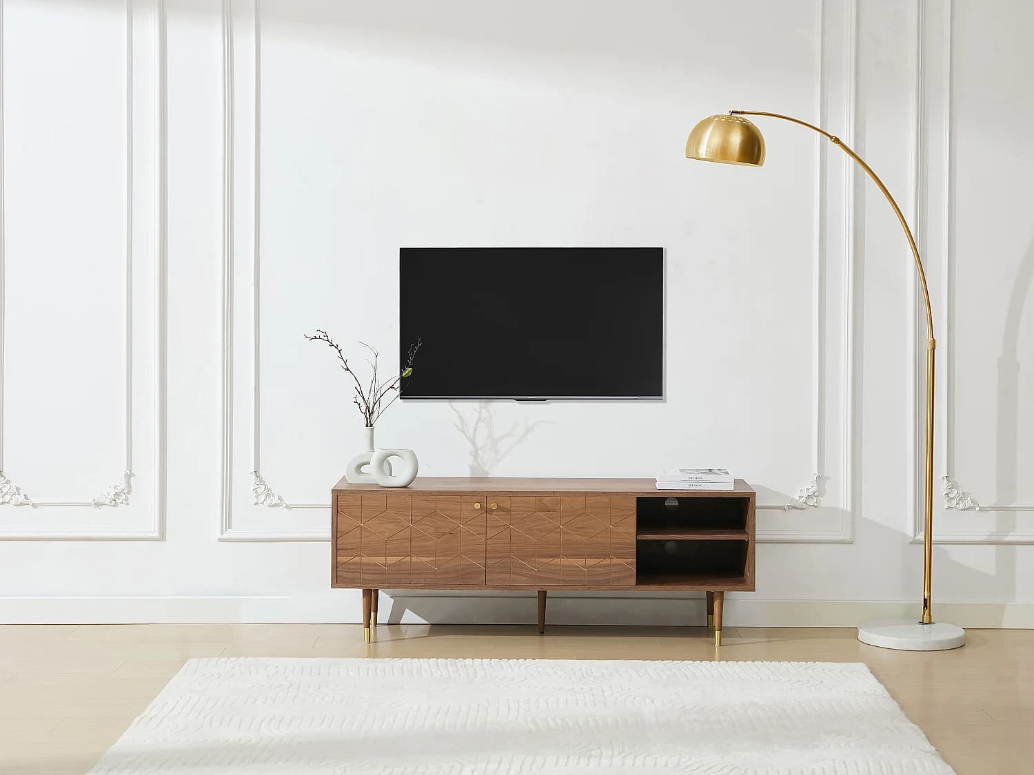 Meuble TV avec 2 portes et 2 niches placage noyer - Naturel et doré - PARIOMA