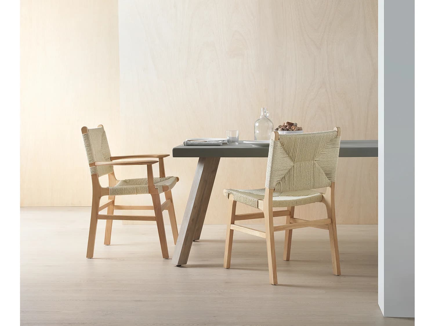Lot de 4 chaises en bois d'hévéa avec assise et dossier tressés