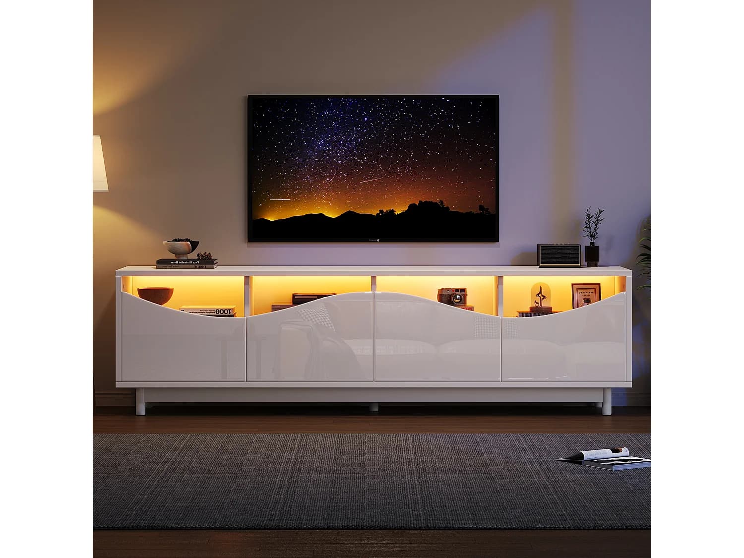 Meuble TV design courbé, blanc brillant, 1 tiroir, 3 portes, 2 étagères en verre, LED ajustable (175x38x51cm)