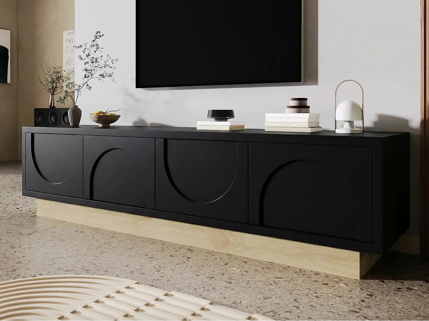 Meuble TV moderne 175 x 40 x 42 cm - design incurvé - 4 portes - base aspect bois - MDF - noir