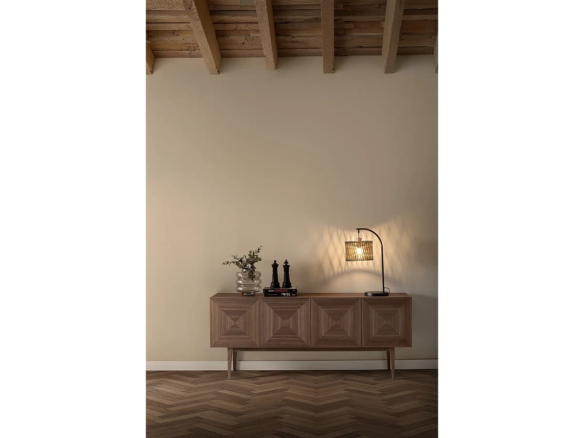 Buffet 4 portes plaqué noyer avec pieds hauts en bois