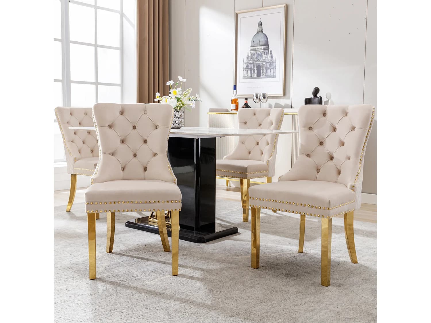 Lot de 4 chaises en velours beige avec garniture cloutée - Pieds en métal doré