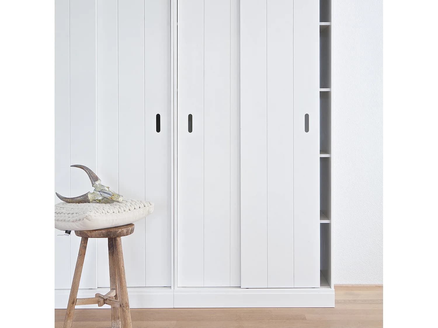 Armoire 2 portes coulissantes en pin ROW