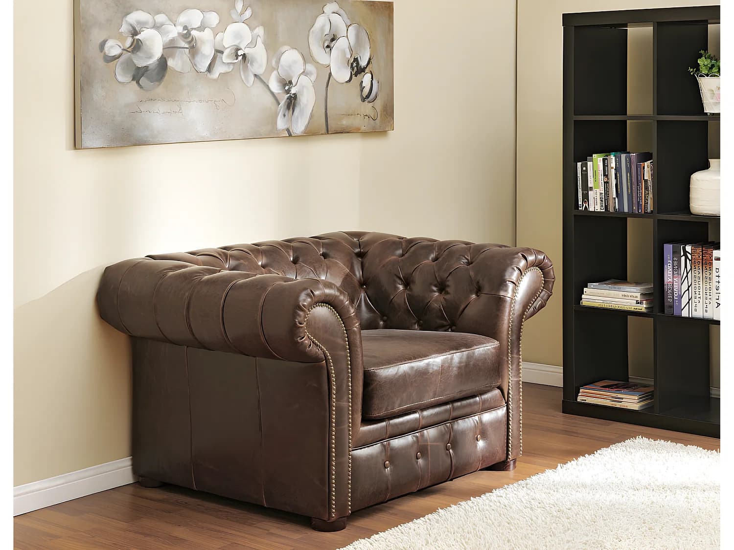 Fauteuil chesterfield CLOTAIRE 100% cuir vieilli